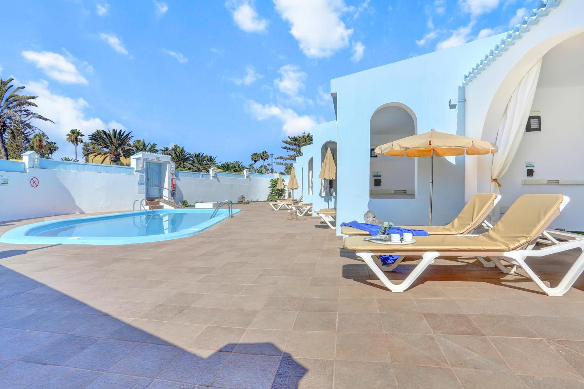 Neptuno Bungalows - Adults Only Corralejo Luaran gambar